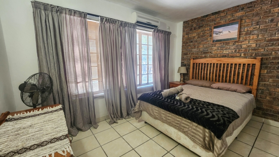 5 Bedroom Property for Sale in Marloth Park Mpumalanga