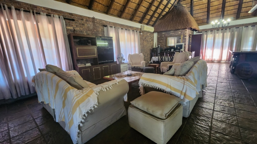 5 Bedroom Property for Sale in Marloth Park Mpumalanga