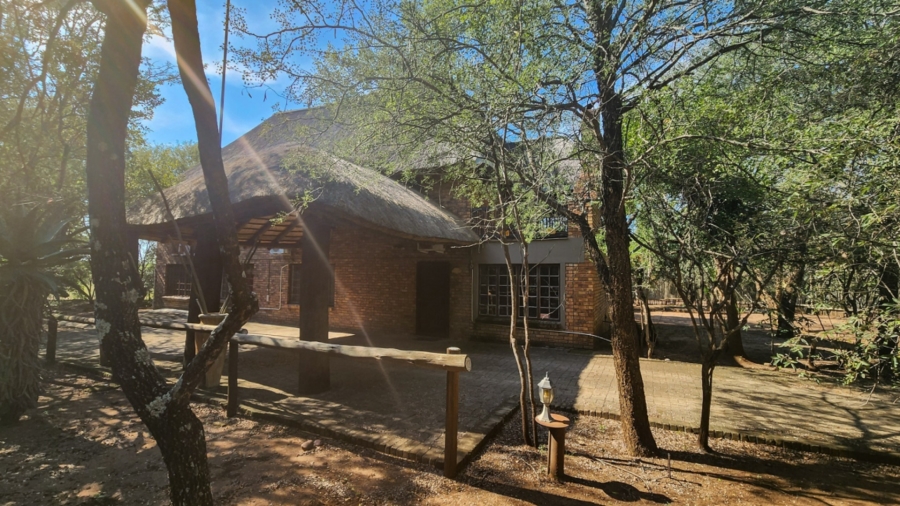 5 Bedroom Property for Sale in Marloth Park Mpumalanga