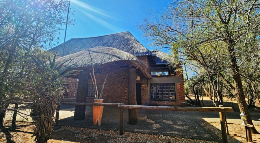 5 Bedroom Property for Sale in Marloth Park Mpumalanga