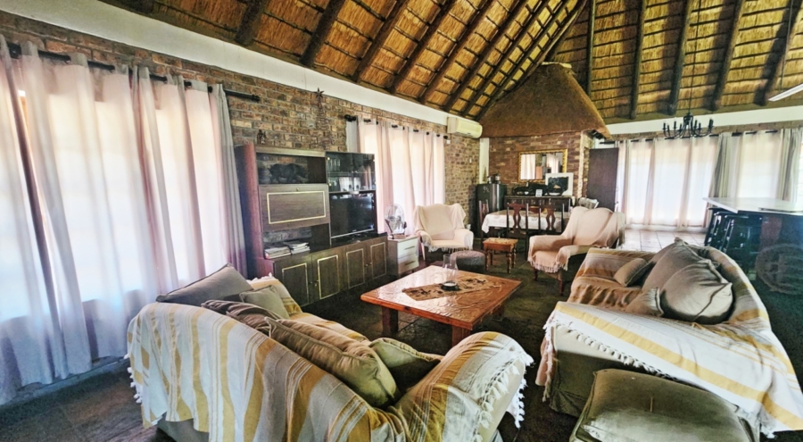 5 Bedroom Property for Sale in Marloth Park Mpumalanga