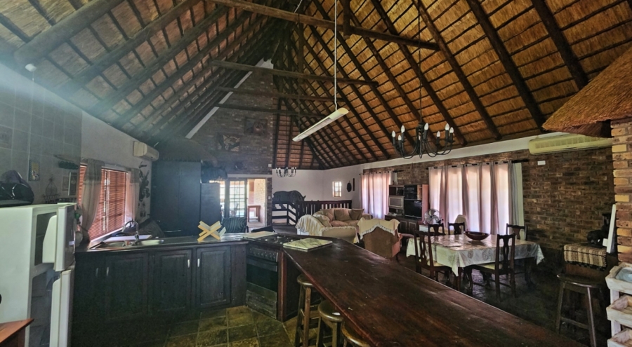 5 Bedroom Property for Sale in Marloth Park Mpumalanga