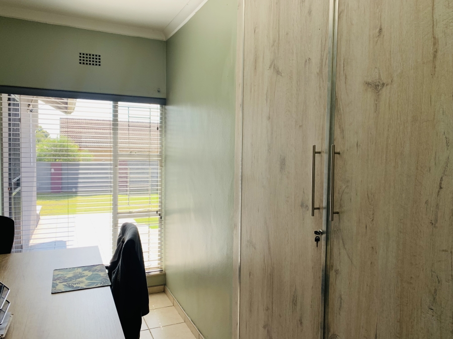 To Let 3 Bedroom Property for Rent in Mineralia Mpumalanga