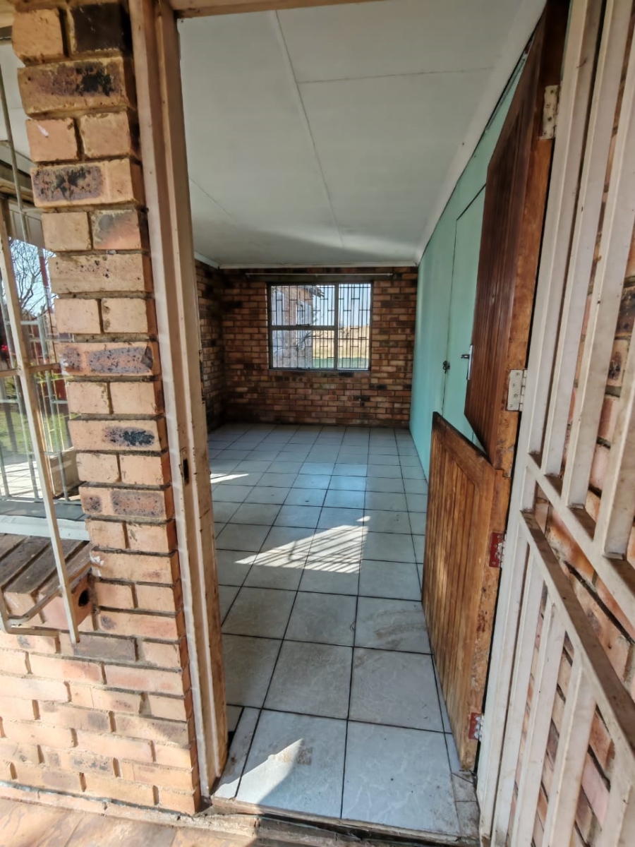 To Let 3 Bedroom Property for Rent in Jackaroo Park Mpumalanga
