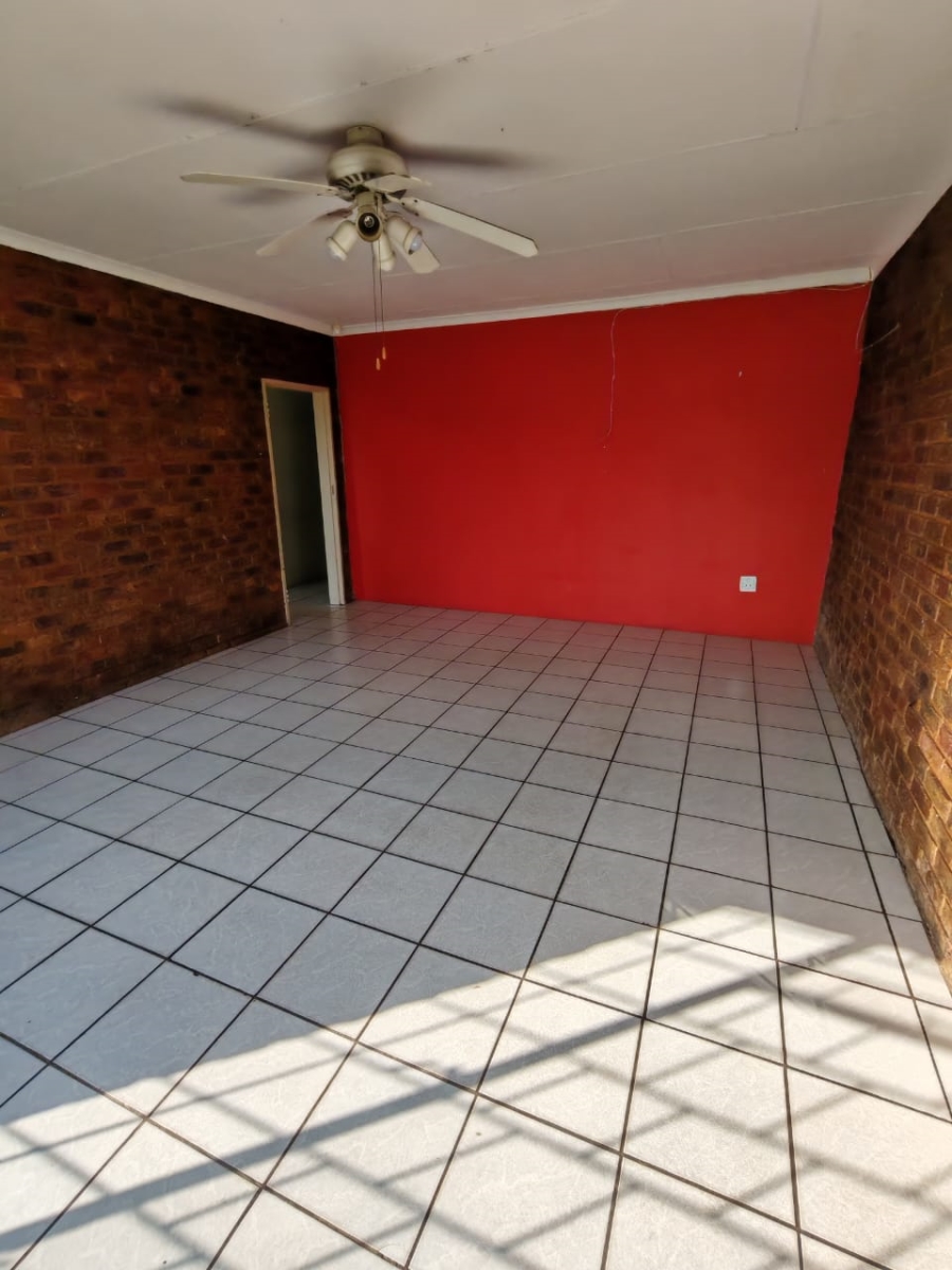 To Let 3 Bedroom Property for Rent in Jackaroo Park Mpumalanga