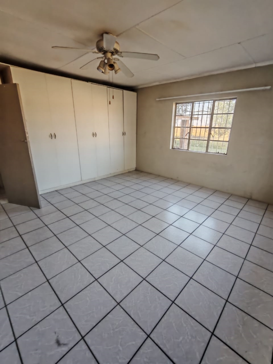 To Let 3 Bedroom Property for Rent in Jackaroo Park Mpumalanga