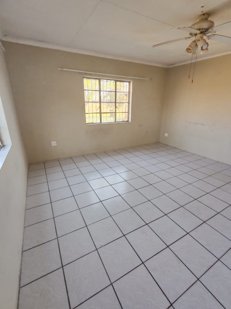 To Let 3 Bedroom Property for Rent in Jackaroo Park Mpumalanga