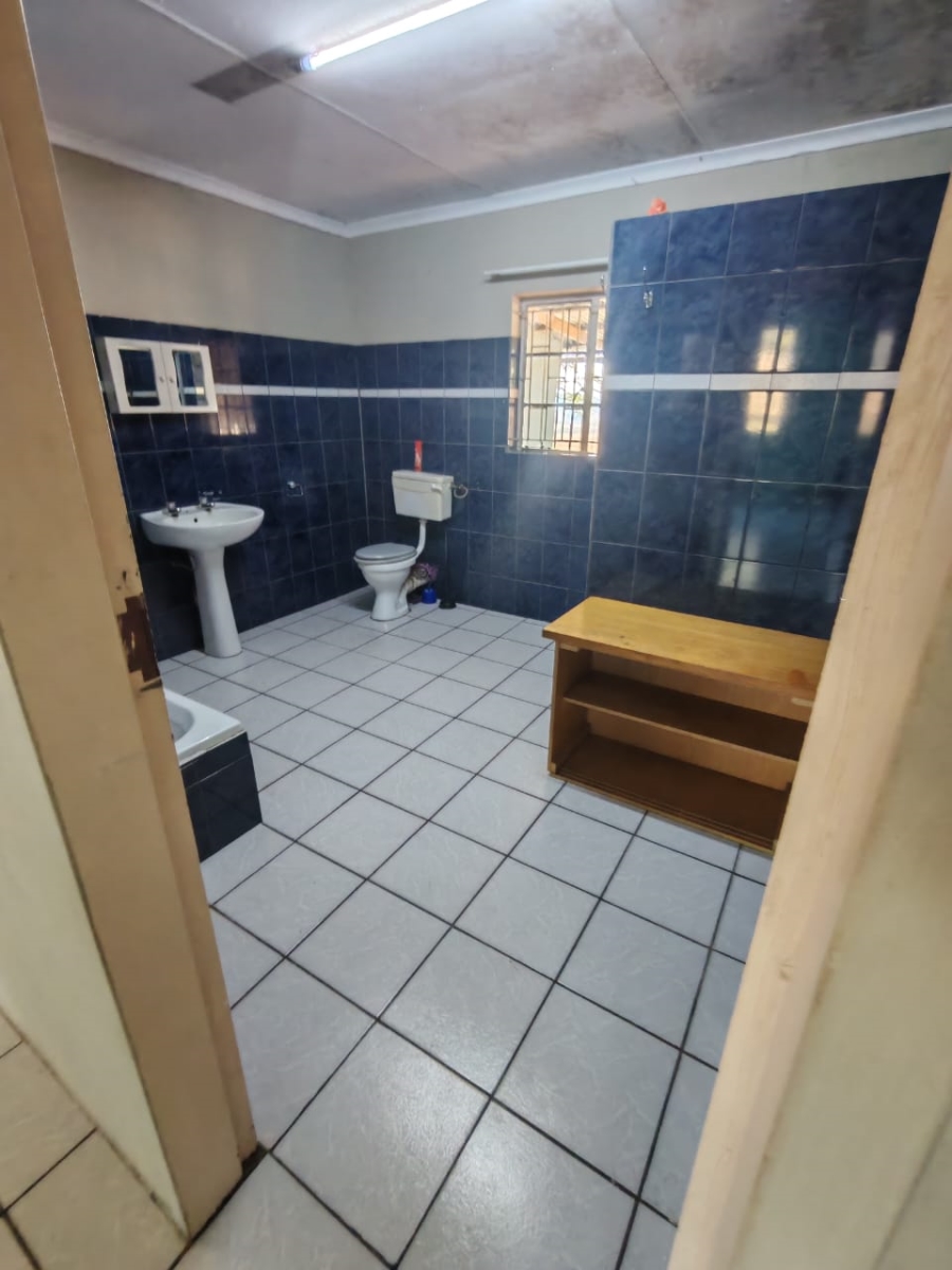 To Let 3 Bedroom Property for Rent in Jackaroo Park Mpumalanga