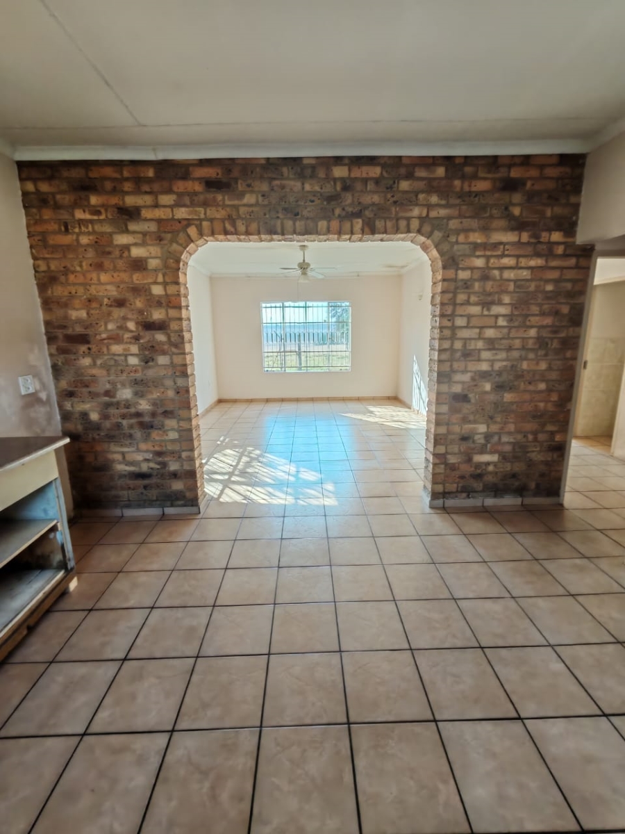 To Let 3 Bedroom Property for Rent in Jackaroo Park Mpumalanga