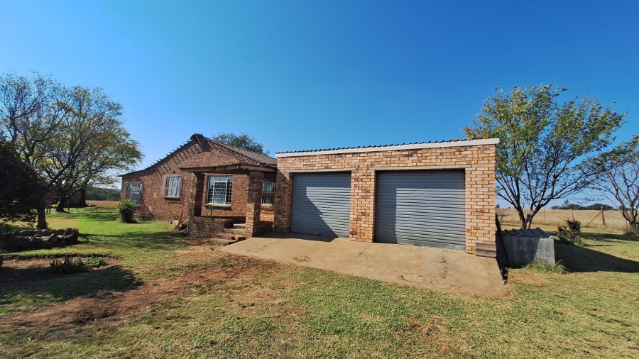 To Let 3 Bedroom Property for Rent in Jackaroo Park Mpumalanga