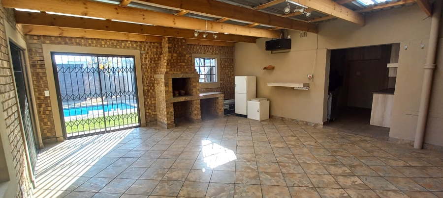 6 Bedroom Property for Sale in Middelburg South Mpumalanga