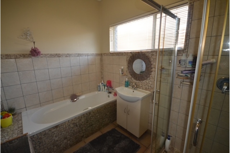 4 Bedroom Property for Sale in Parkville Mpumalanga