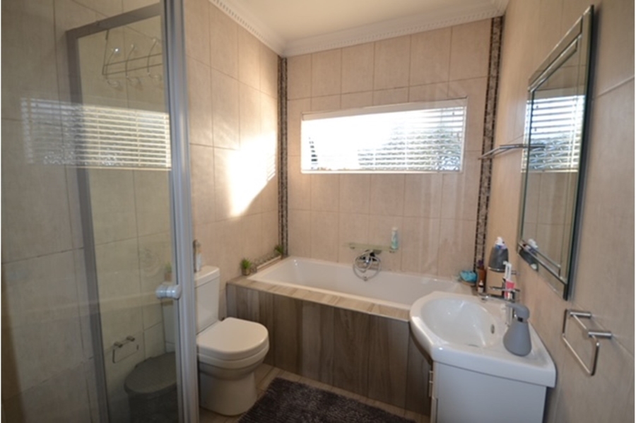 4 Bedroom Property for Sale in Parkville Mpumalanga