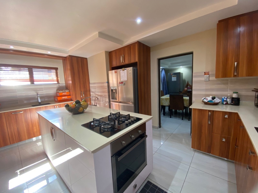 5 Bedroom Property for Sale in Riverside Park Mpumalanga