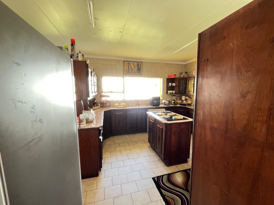 To Let 7 Bedroom Property for Rent in Reyno Ridge Mpumalanga