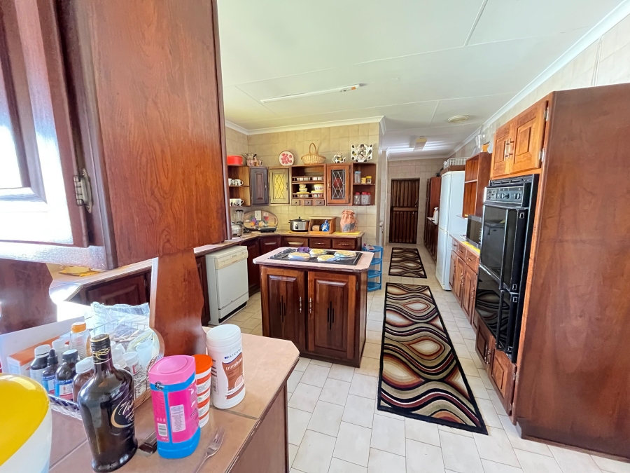 To Let 7 Bedroom Property for Rent in Reyno Ridge Mpumalanga