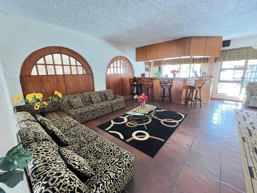 To Let 7 Bedroom Property for Rent in Reyno Ridge Mpumalanga
