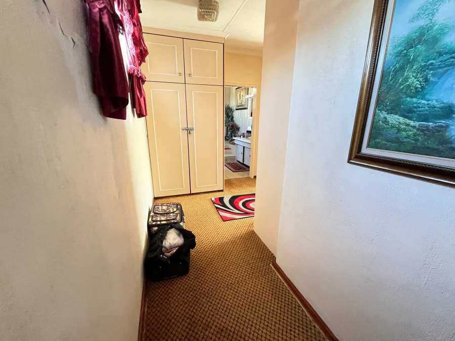 To Let 7 Bedroom Property for Rent in Reyno Ridge Mpumalanga