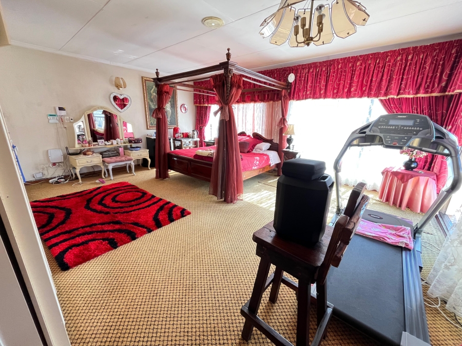 To Let 7 Bedroom Property for Rent in Reyno Ridge Mpumalanga