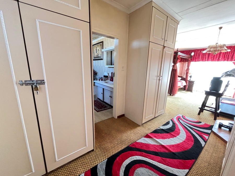 To Let 7 Bedroom Property for Rent in Reyno Ridge Mpumalanga