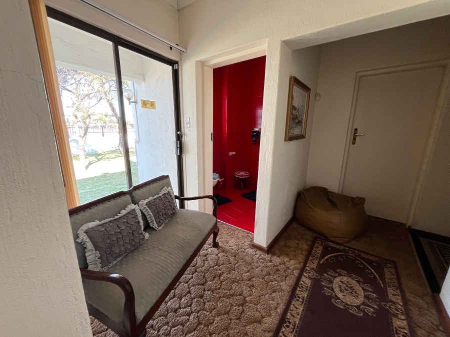 To Let 7 Bedroom Property for Rent in Reyno Ridge Mpumalanga