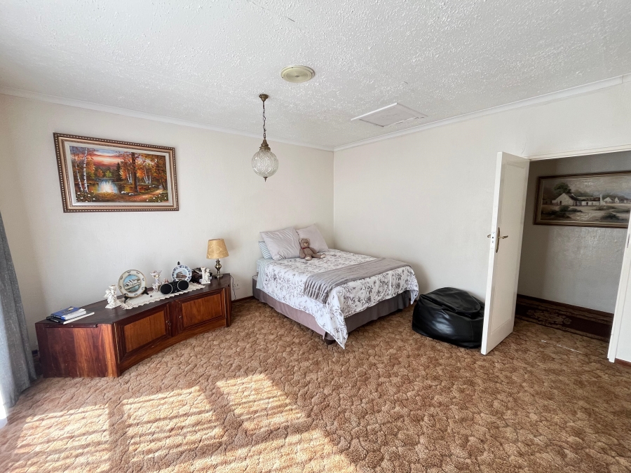 To Let 7 Bedroom Property for Rent in Reyno Ridge Mpumalanga