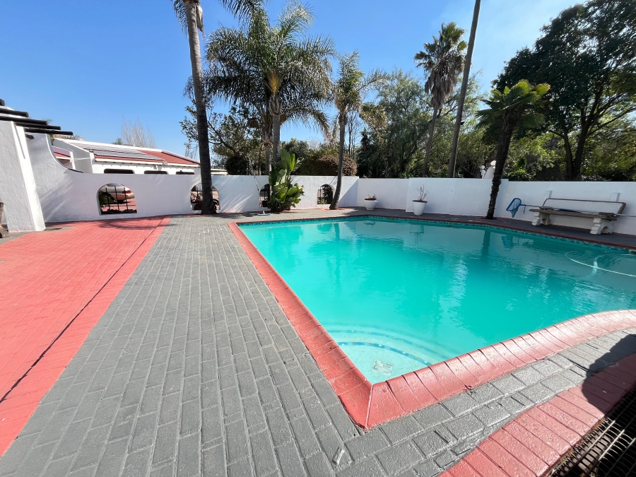 To Let 7 Bedroom Property for Rent in Reyno Ridge Mpumalanga