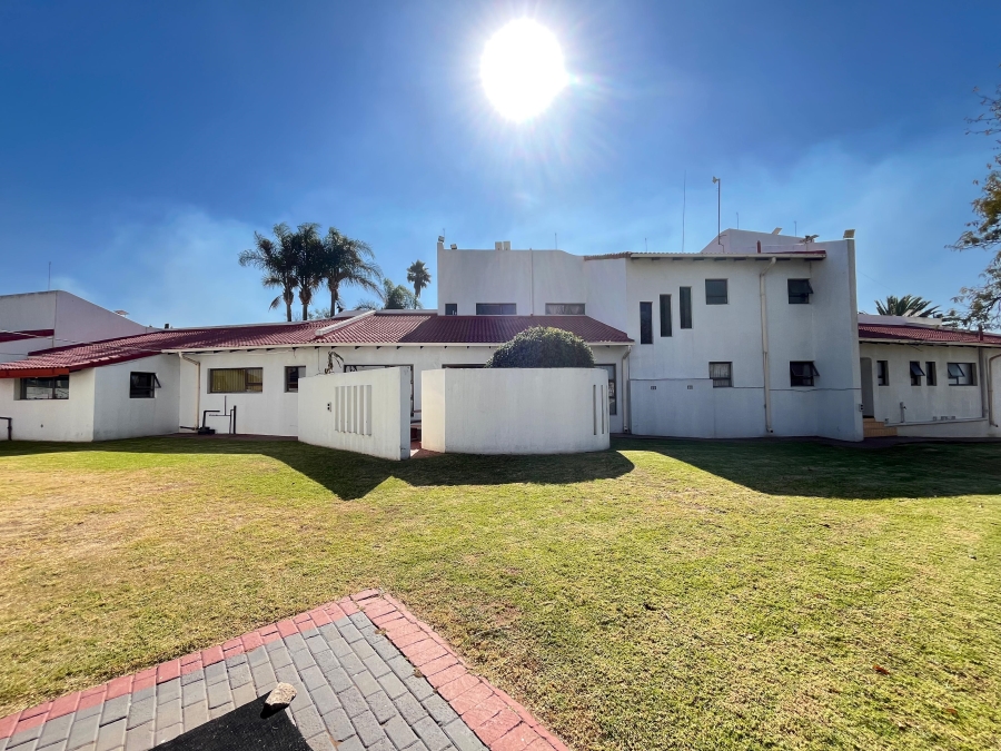 To Let 7 Bedroom Property for Rent in Reyno Ridge Mpumalanga
