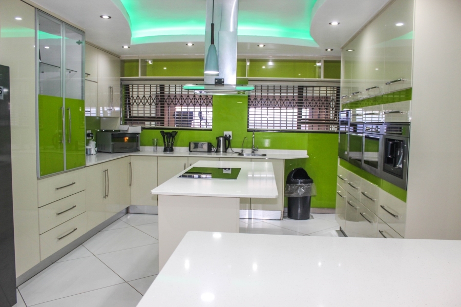 6 Bedroom Property for Sale in Aerorand Mpumalanga