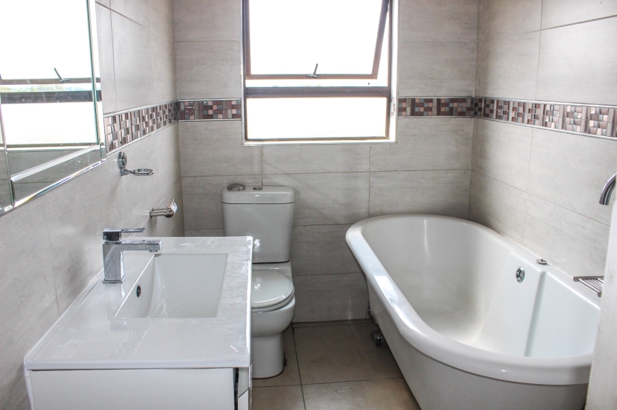6 Bedroom Property for Sale in Aerorand Mpumalanga