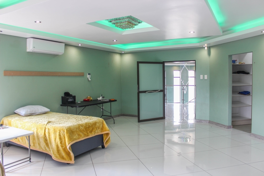 6 Bedroom Property for Sale in Aerorand Mpumalanga