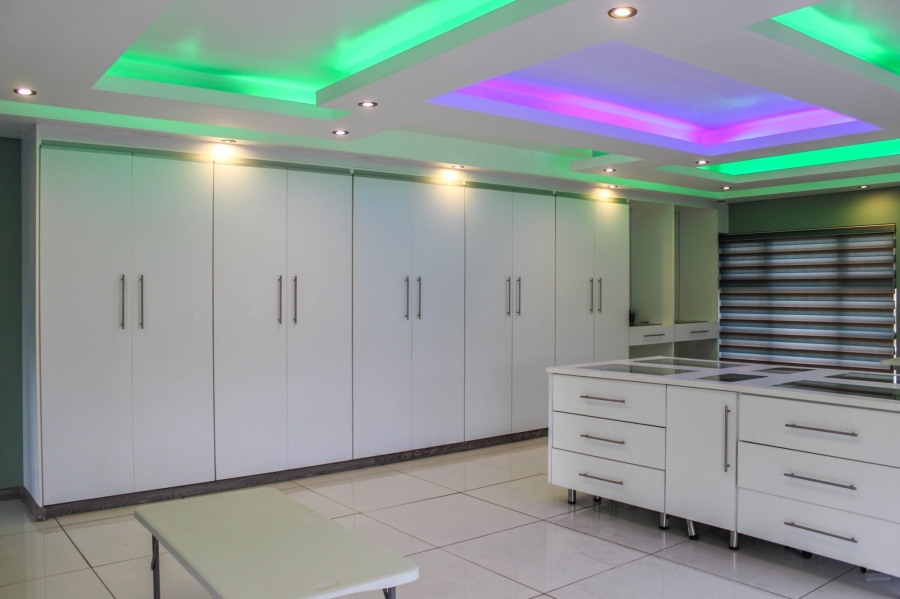 6 Bedroom Property for Sale in Aerorand Mpumalanga