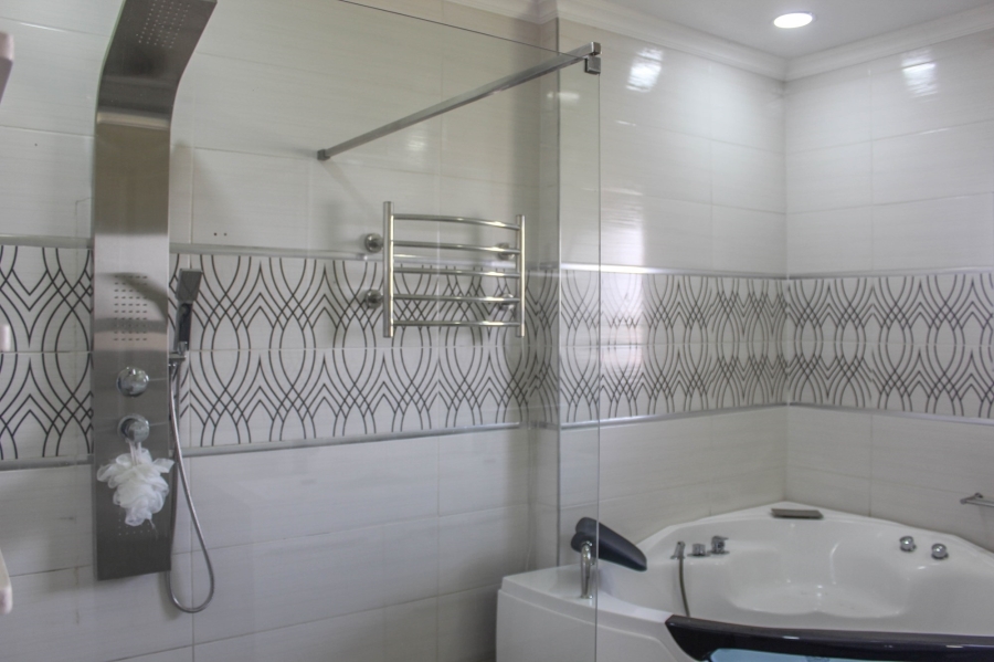 6 Bedroom Property for Sale in Aerorand Mpumalanga