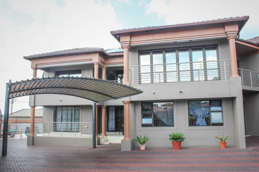 6 Bedroom Property for Sale in Aerorand Mpumalanga