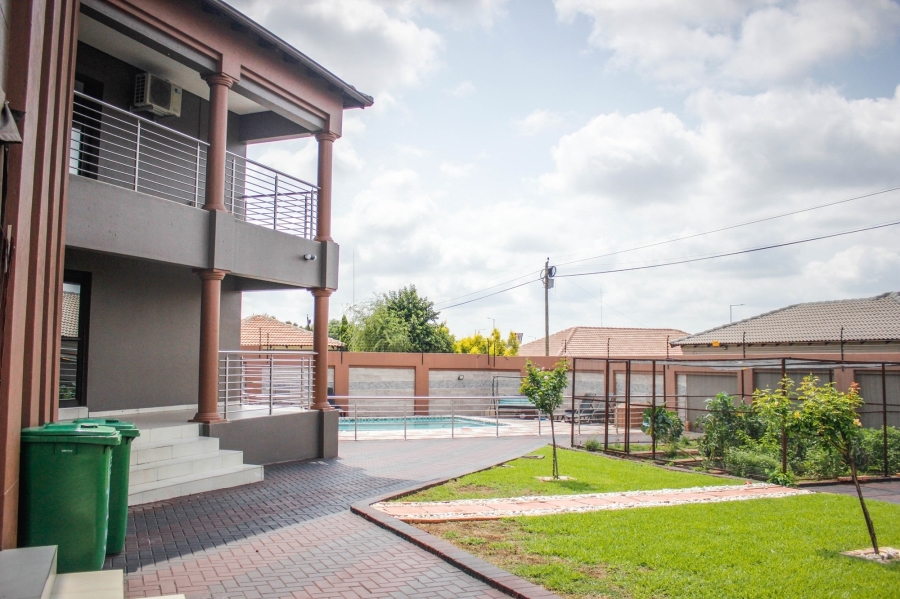 6 Bedroom Property for Sale in Aerorand Mpumalanga