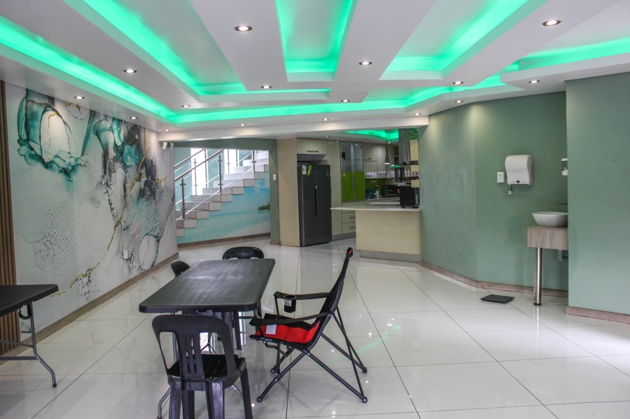 6 Bedroom Property for Sale in Aerorand Mpumalanga