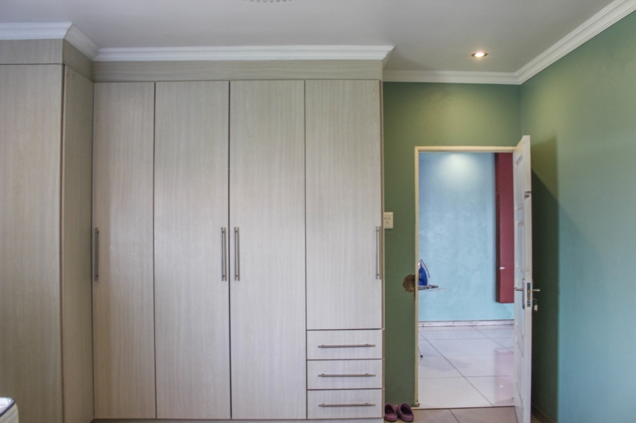 6 Bedroom Property for Sale in Aerorand Mpumalanga