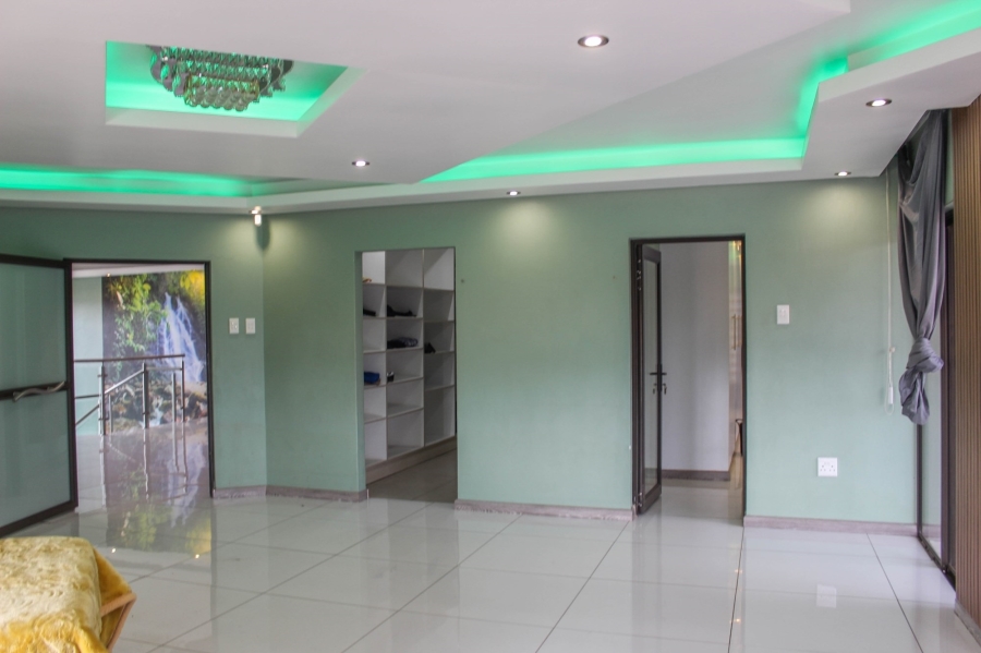 6 Bedroom Property for Sale in Aerorand Mpumalanga