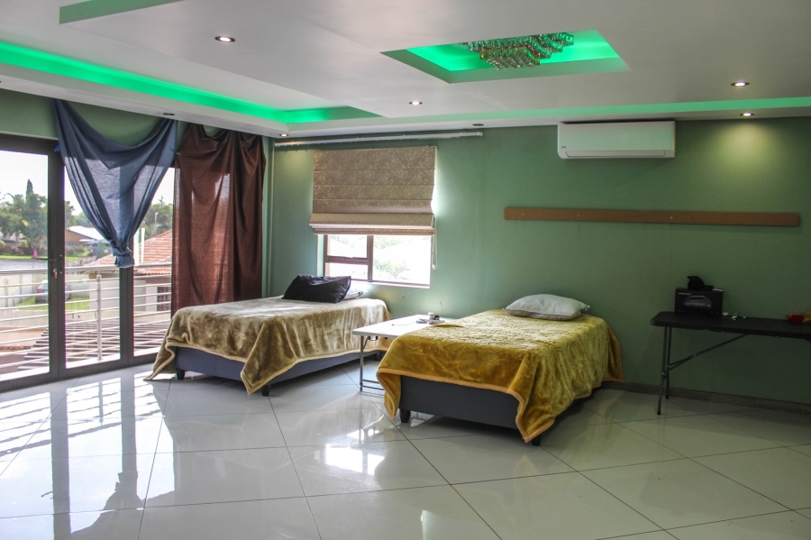 6 Bedroom Property for Sale in Aerorand Mpumalanga