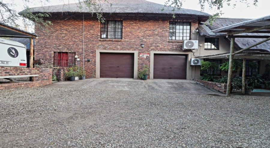 5 Bedroom Property for Sale in Marloth Park Mpumalanga