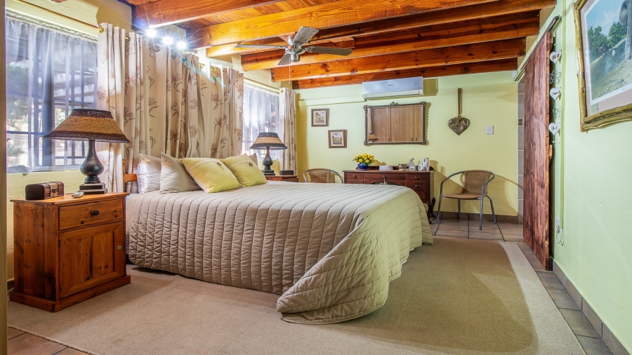 5 Bedroom Property for Sale in Marloth Park Mpumalanga