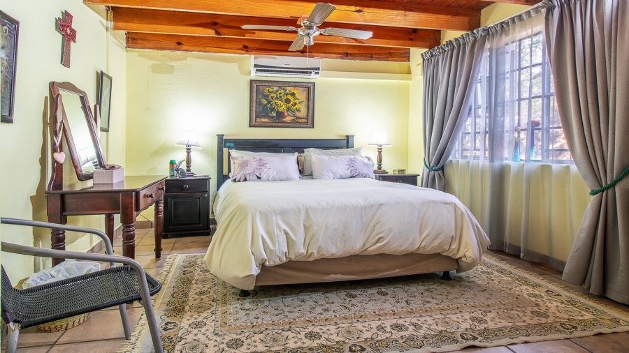 5 Bedroom Property for Sale in Marloth Park Mpumalanga