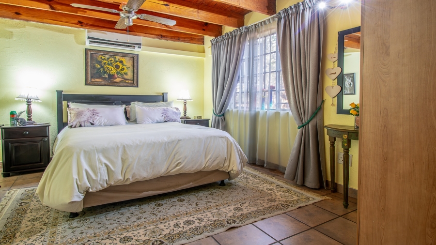 5 Bedroom Property for Sale in Marloth Park Mpumalanga