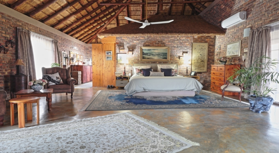 5 Bedroom Property for Sale in Marloth Park Mpumalanga