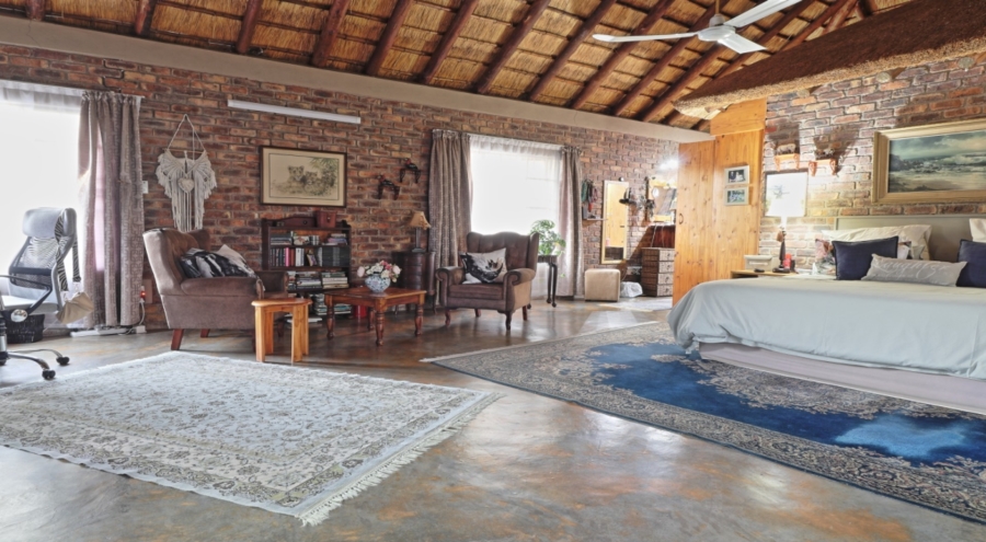 5 Bedroom Property for Sale in Marloth Park Mpumalanga