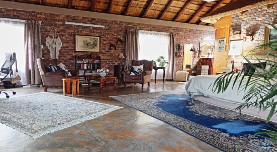 5 Bedroom Property for Sale in Marloth Park Mpumalanga