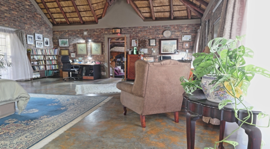 5 Bedroom Property for Sale in Marloth Park Mpumalanga