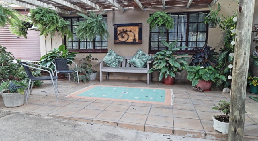 5 Bedroom Property for Sale in Marloth Park Mpumalanga