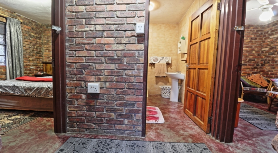 5 Bedroom Property for Sale in Marloth Park Mpumalanga