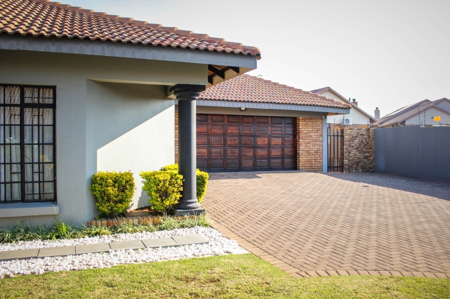 3 Bedroom Property for Sale in Aerorand Mpumalanga